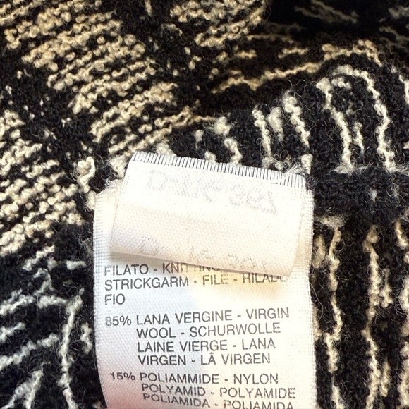 MaxMara Medallion Wool Turtleneck Sweater Size Medium - Picture 5 of 8